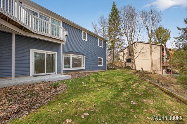 3430 Eastridge Court NE, Grand Rapids, MI 49525