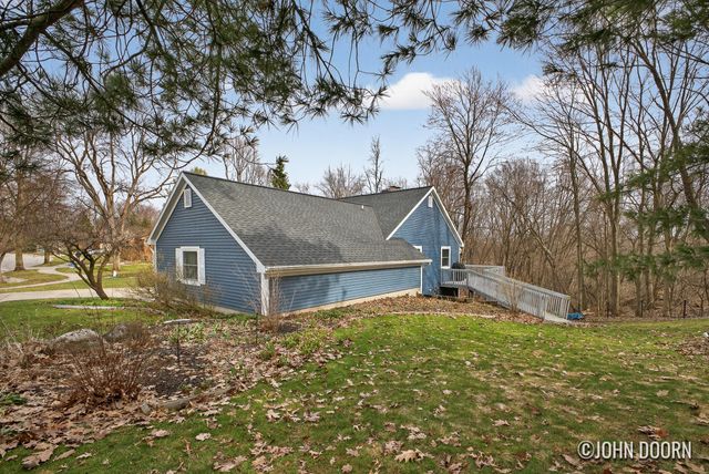 3430 Eastridge Court NE, Grand Rapids, MI 49525