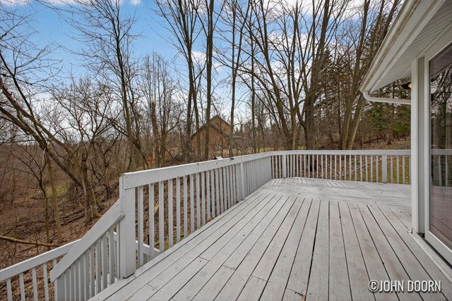 3430 Eastridge Court NE, Grand Rapids, MI 49525