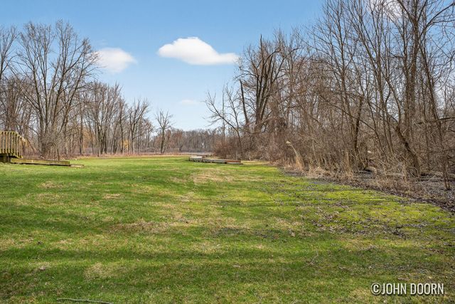 3430 Eastridge Court NE, Grand Rapids, MI 49525