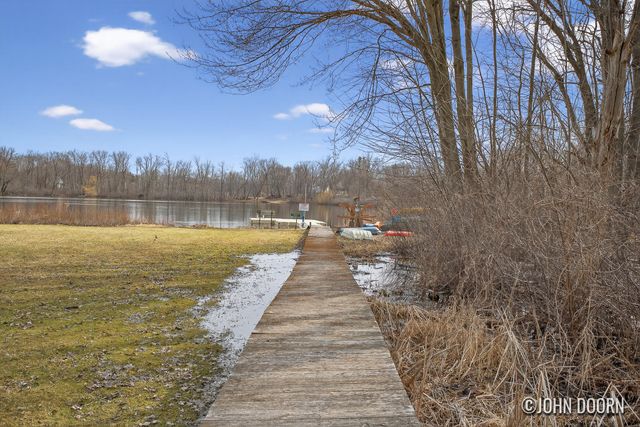 3430 Eastridge Court NE, Grand Rapids, MI 49525