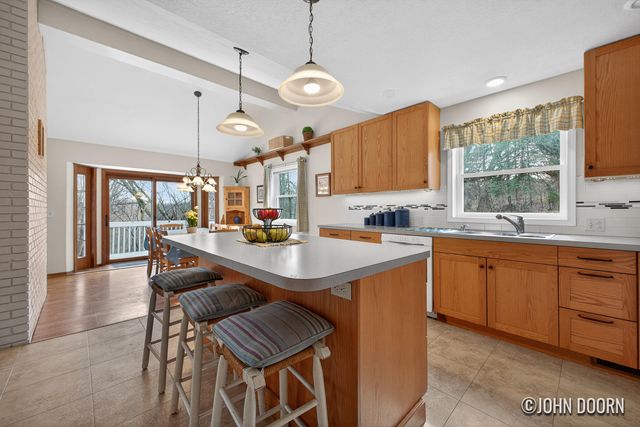 3430 Eastridge Court NE, Grand Rapids, MI 49525