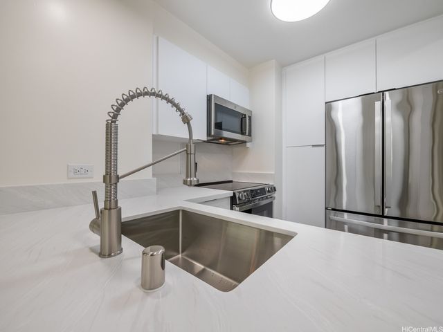 322 Aoloa Street 810, Kailua, HI 96734