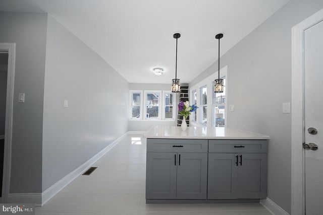 100 ENGLEWOOD RD, Upper Darby, PA 19082