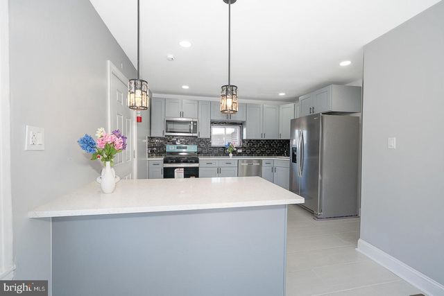 100 ENGLEWOOD RD, Upper Darby, PA 19082