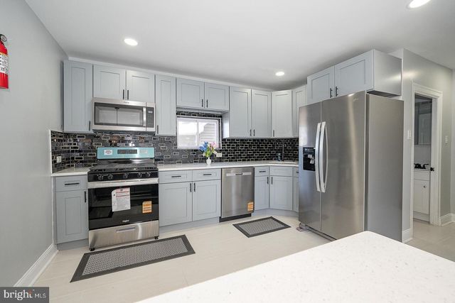 100 ENGLEWOOD RD, Upper Darby, PA 19082