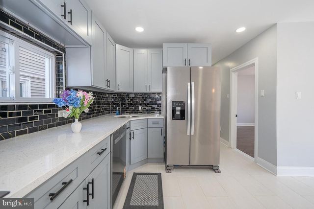 100 ENGLEWOOD RD, Upper Darby, PA 19082