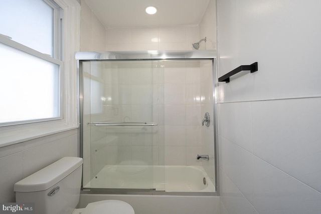 100 ENGLEWOOD RD, Upper Darby, PA 19082