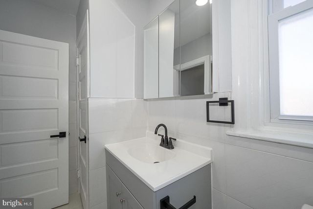 100 ENGLEWOOD RD, Upper Darby, PA 19082