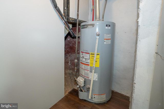 100 ENGLEWOOD RD, Upper Darby, PA 19082