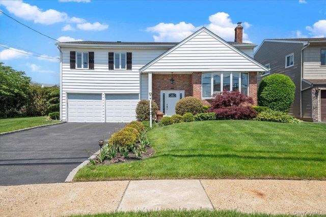 3089 Monterey Drive, Merrick, NY 11566