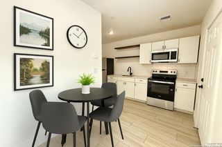 2204 W San Antonio St Apt 4, New Braunfels, TX 78130