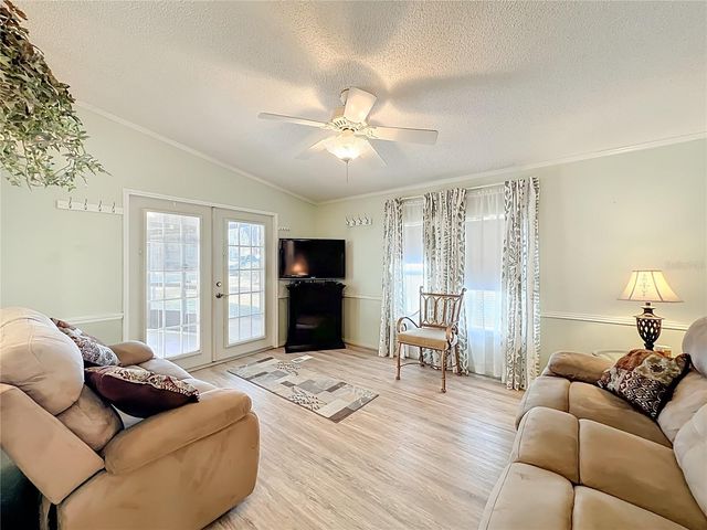 698 CINDI AVENUE, Leesburg, FL 34788