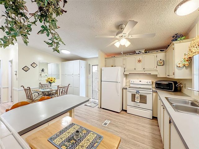 698 CINDI AVENUE, Leesburg, FL 34788