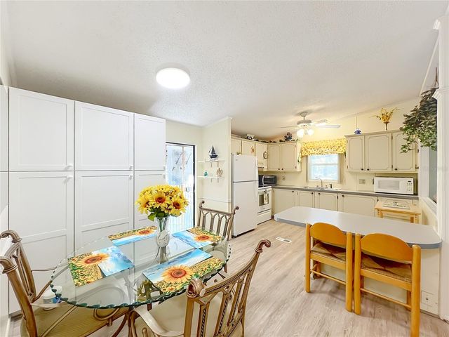 698 CINDI AVENUE, Leesburg, FL 34788