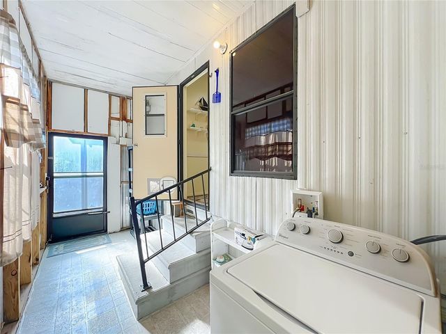 698 CINDI AVENUE, Leesburg, FL 34788