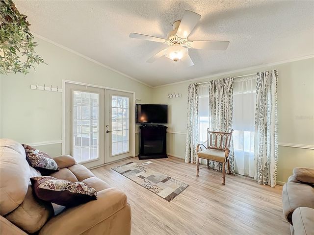 698 CINDI AVENUE, Leesburg, FL 34788