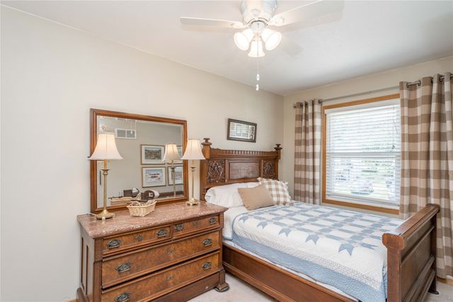 5815 SW 4th Street, Des Moines, IA 50315