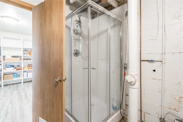 5815 SW 4th Street, Des Moines, IA 50315