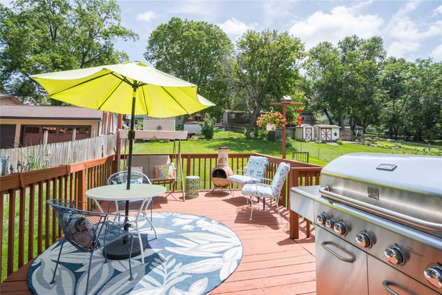 5815 SW 4th Street, Des Moines, IA 50315