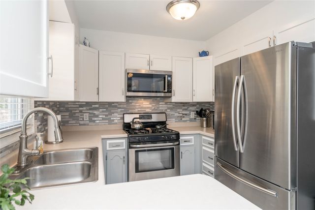 5815 SW 4th Street, Des Moines, IA 50315