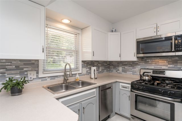 5815 SW 4th Street, Des Moines, IA 50315