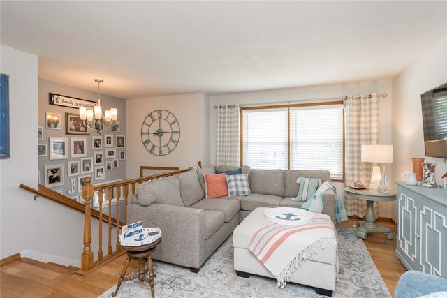 5815 SW 4th Street, Des Moines, IA 50315
