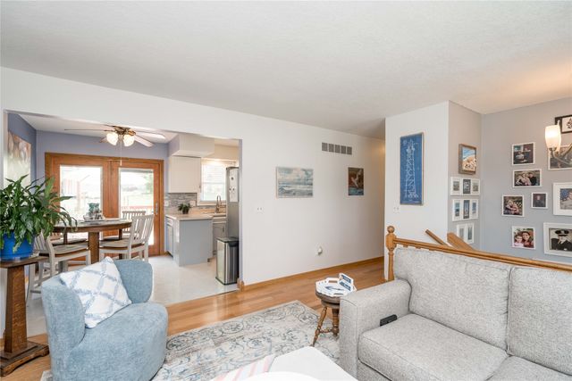 5815 SW 4th Street, Des Moines, IA 50315