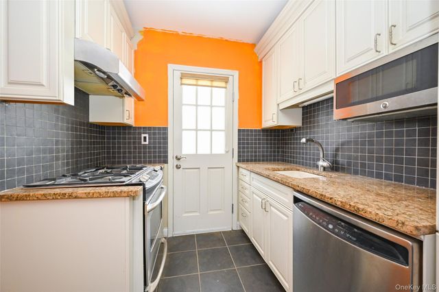 75-05 168th Street, Fresh Meadows, NY 11366