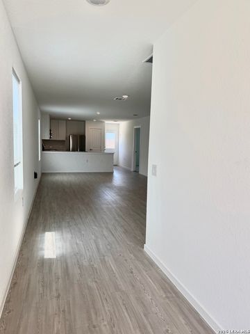 1019 SNEDEKER DR, San Antonio, TX 78221