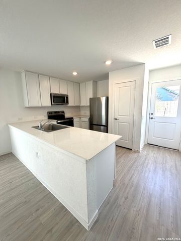 1019 SNEDEKER DR, San Antonio, TX 78221
