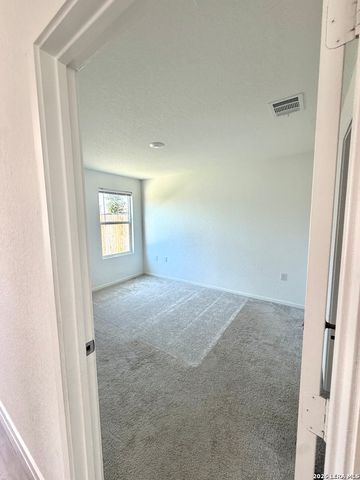 1019 SNEDEKER DR, San Antonio, TX 78221