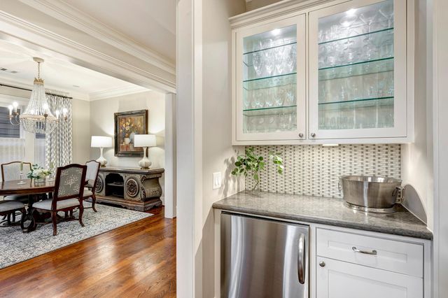 2219 Arlington Street, Houston, TX 77008