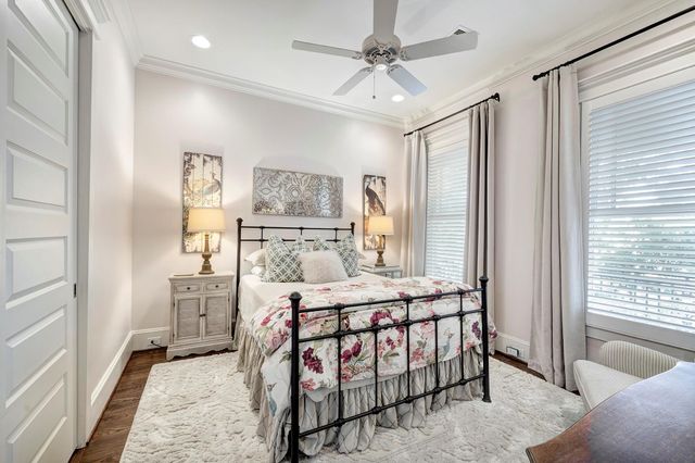 2219 Arlington Street, Houston, TX 77008