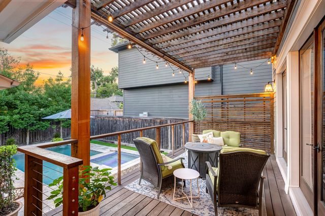 2219 Arlington Street, Houston, TX 77008