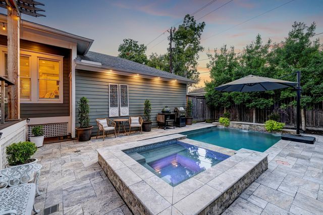 2219 Arlington Street, Houston, TX 77008