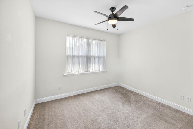 247 E Sky Way, Freeport, FL 32439