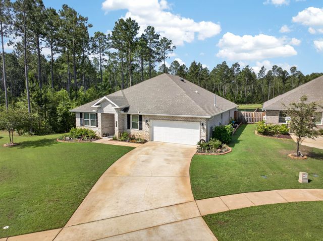 247 E Sky Way, Freeport, FL 32439