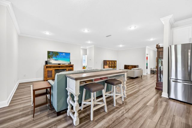 247 E Sky Way, Freeport, FL 32439