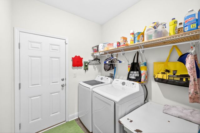 247 E Sky Way, Freeport, FL 32439