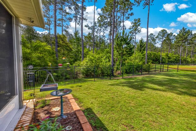 247 E Sky Way, Freeport, FL 32439