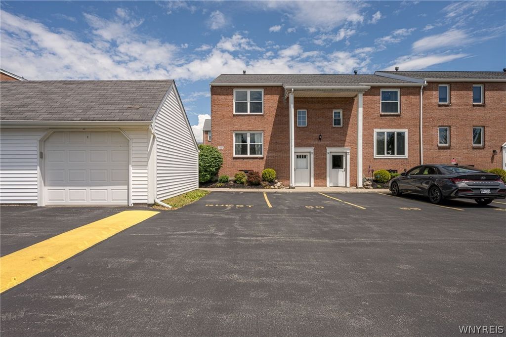 3903 Bowen Road 59, Lancaster, NY 14086