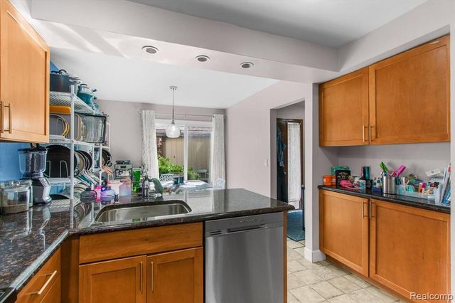 7387 Radcliff Drive 47, West Bloomfield, MI 48322