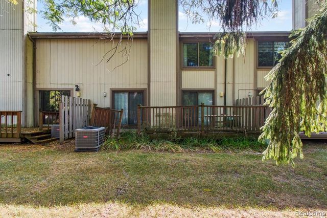 7387 Radcliff Drive 47, West Bloomfield, MI 48322