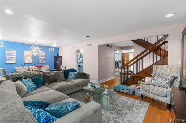 7387 Radcliff Drive 47, West Bloomfield, MI 48322