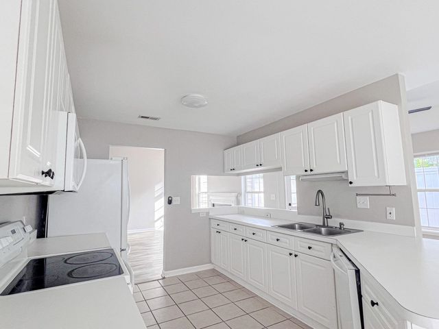 4422 Barcelona Ln., Little River, SC 29566