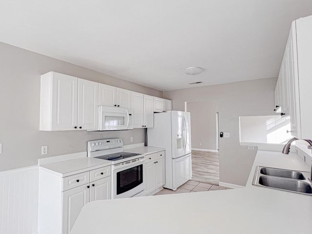4422 Barcelona Ln., Little River, SC 29566