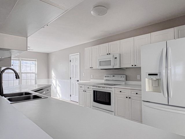 4422 Barcelona Ln., Little River, SC 29566