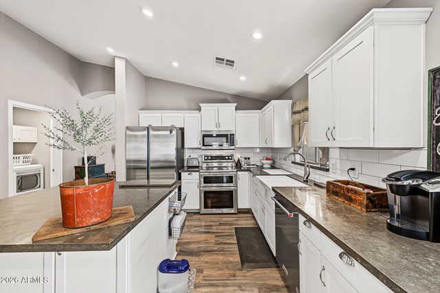 10710 E WALLFLOWER Lane, Florence, AZ 85132