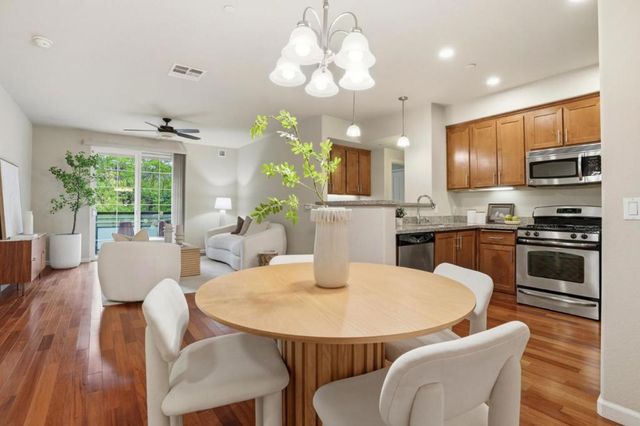 4388 El Camino Real 309, Los Altos, CA 94022